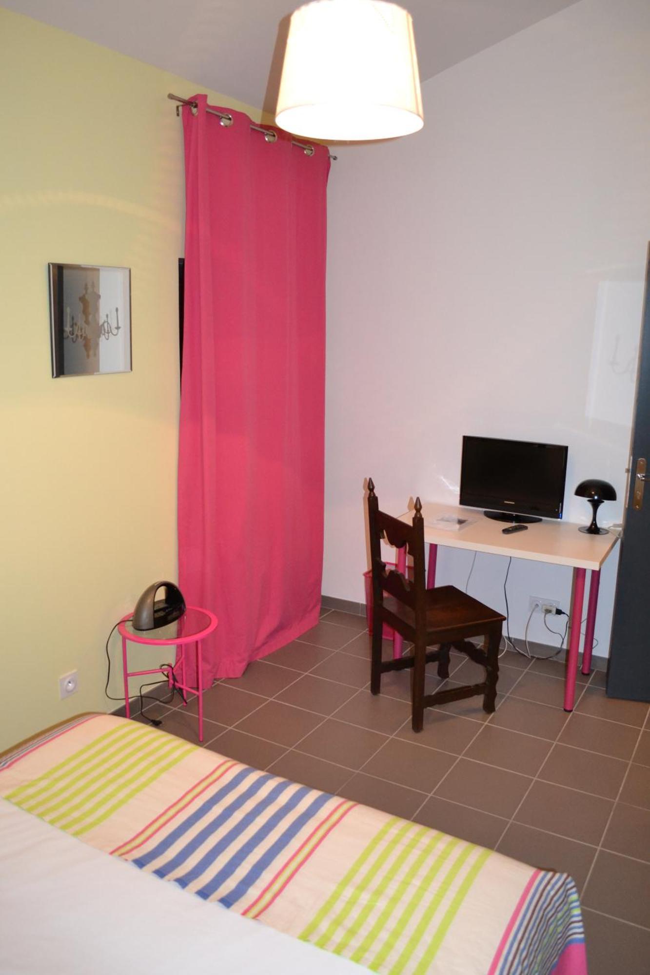 Demeure & Dependance - Chambres D'Hotes Depuis 2012 Tassin-la-Demi-Lune Quarto foto