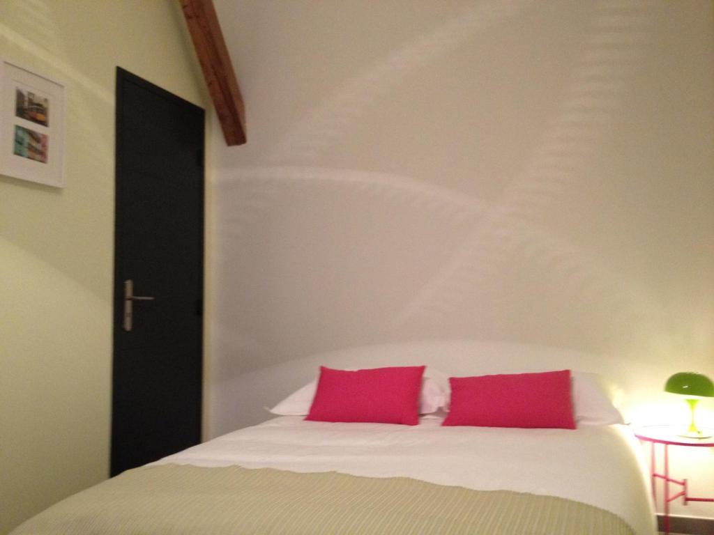 Demeure & Dependance - Chambres D'Hotes Depuis 2012 Tassin-la-Demi-Lune Quarto foto